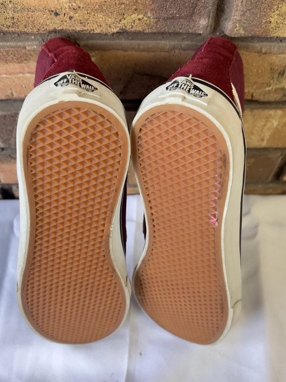 Vans Kids Maroon Suede High-Top Sneakers with White Accents men 6.5 women 8